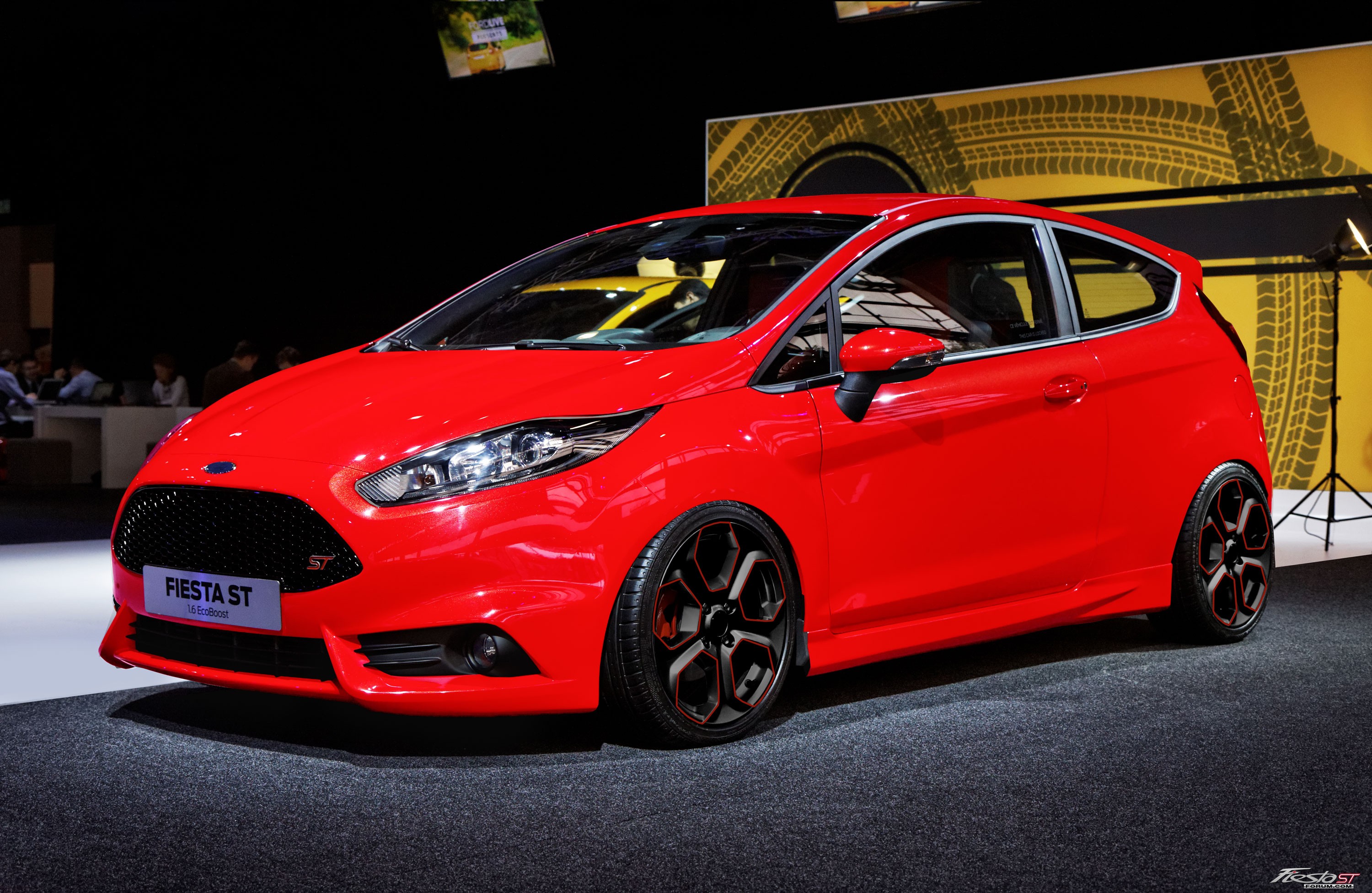 Race-Red-Fiesta-ST.jpg